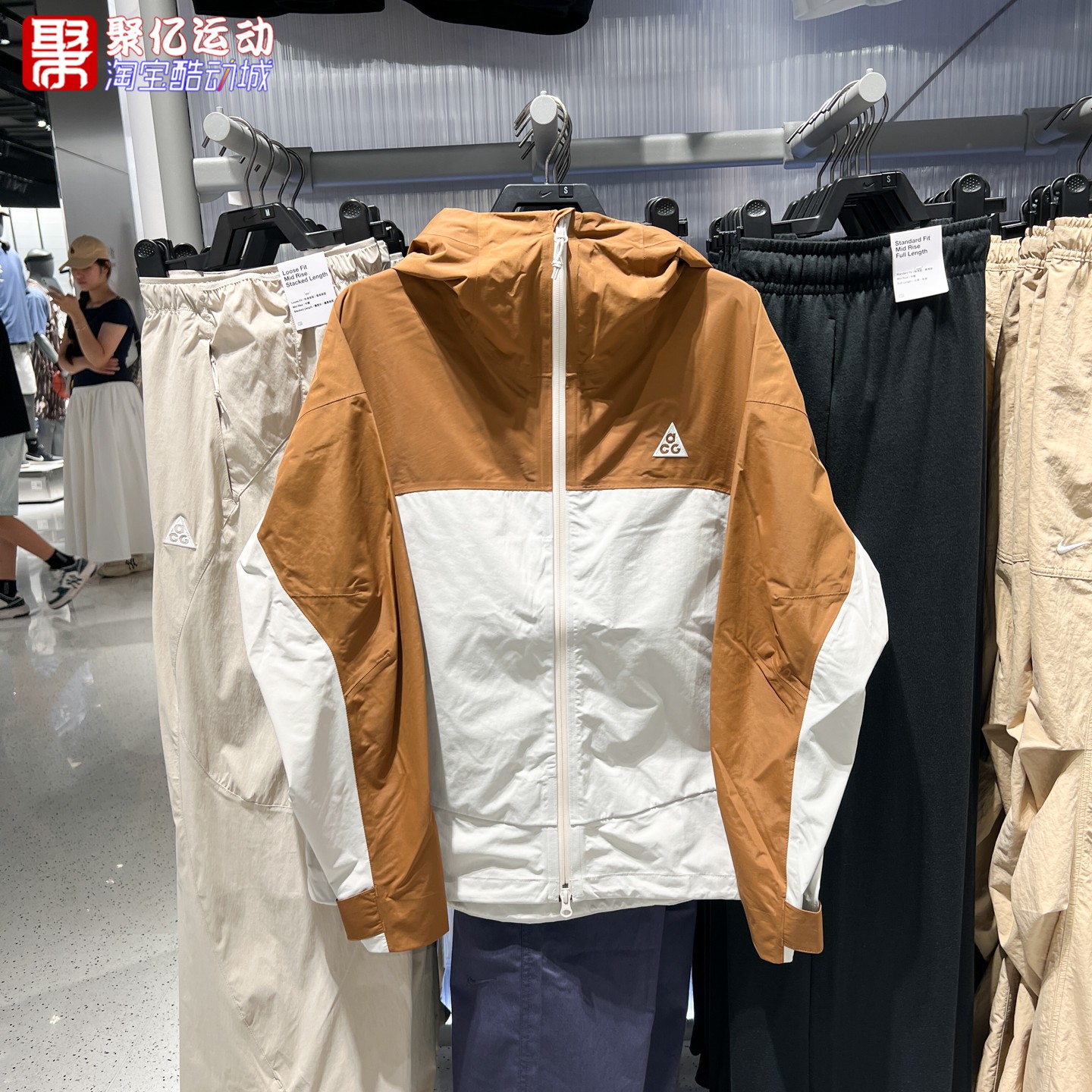 Nike耐克女子2026年秋新款户外防风防水夹克硬壳冲锋衣HJ0247-281