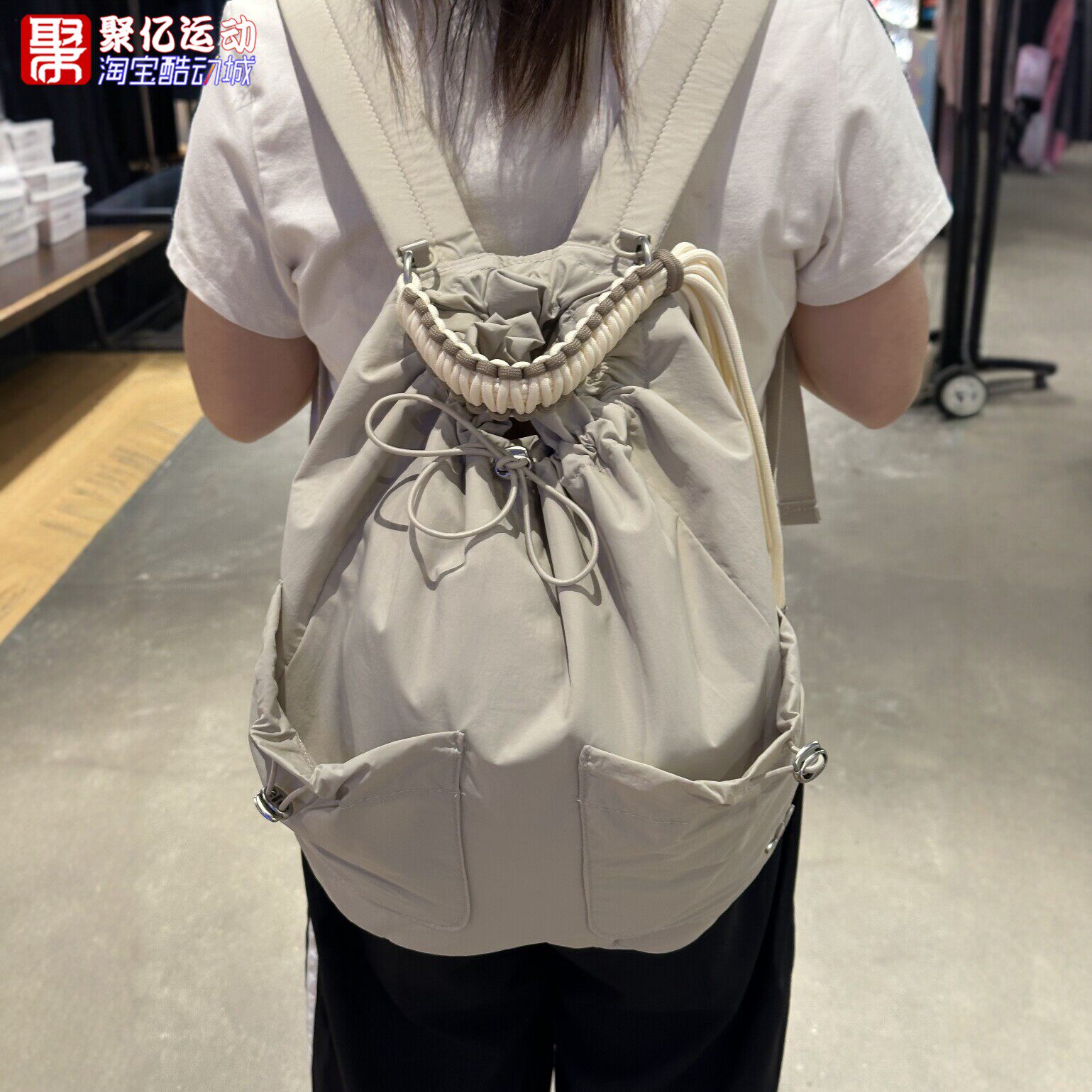 阿迪达斯三叶草女新款双肩背包