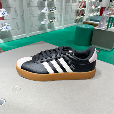 阿迪达斯女子2025春款经典百搭耐磨防滑运动休闲德训鞋板鞋JS0504