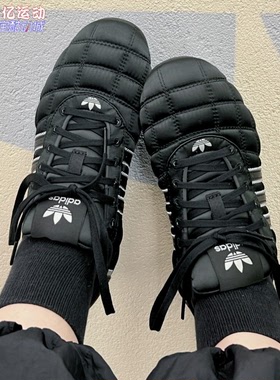阿迪达斯男女2025新款复古黑色缎面格纹薄底运动休闲赛车鞋JS0286