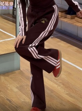 阿迪达斯女子2026新年款三条纹运动直筒阔腿长裤KH2704 2703 2702