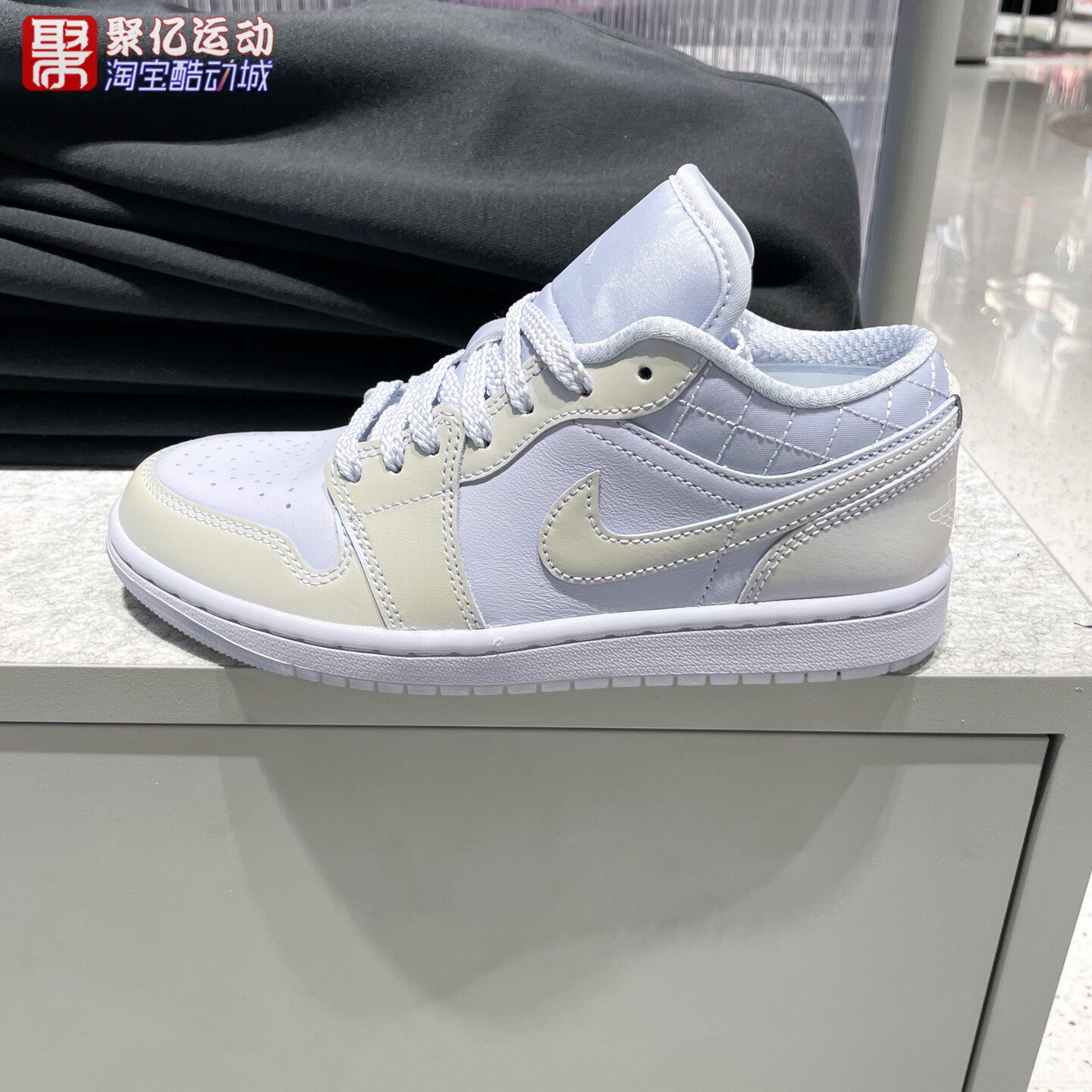 Nike耐克AJ1女子拼色舒适耐磨缓震篮球运动鞋2025新款 IM5129-010