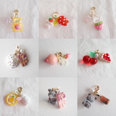 日本Curly同款小熊草莓拉链挂件