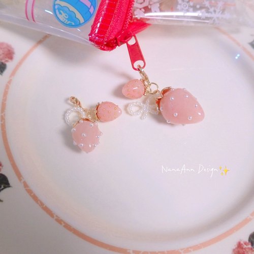 现货日本卷发女孩Curly同款食玩拉链头钥匙扣粉琉璃草莓翻包挂件