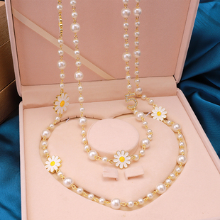 新款珍珠项链长款女2023网红小雏菊香风毛衣链多层时尚装饰挂饰品