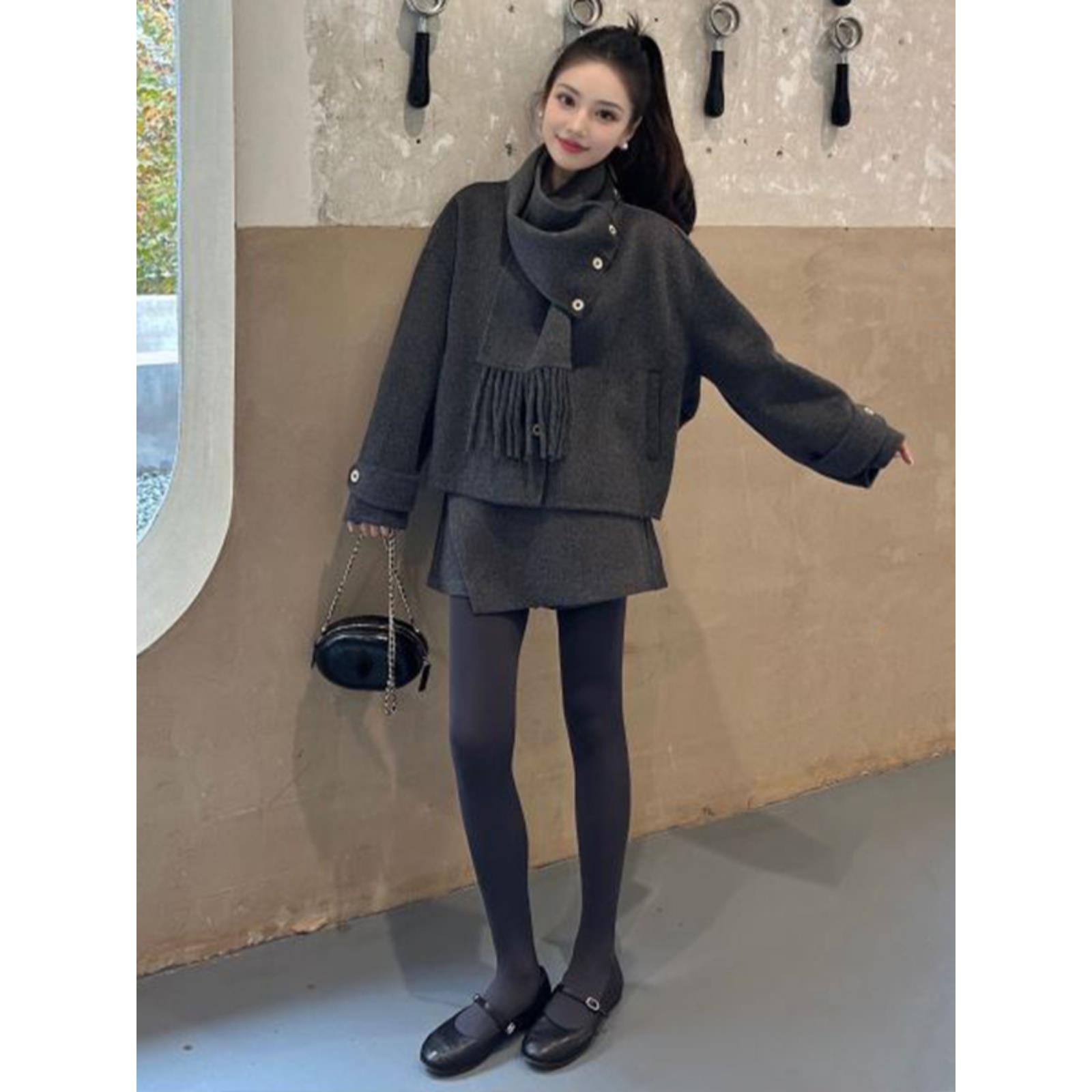 韩系一整套小个子围巾领短款套装