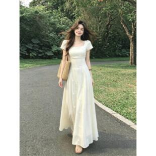 法式白色方领连衣裙女小个子2026夏季高级感收腰显瘦气质长款裙子