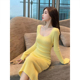 秋冬巨好看黄色U领包臀针织连衣裙女2025新款 绝美气质修身 打底裙