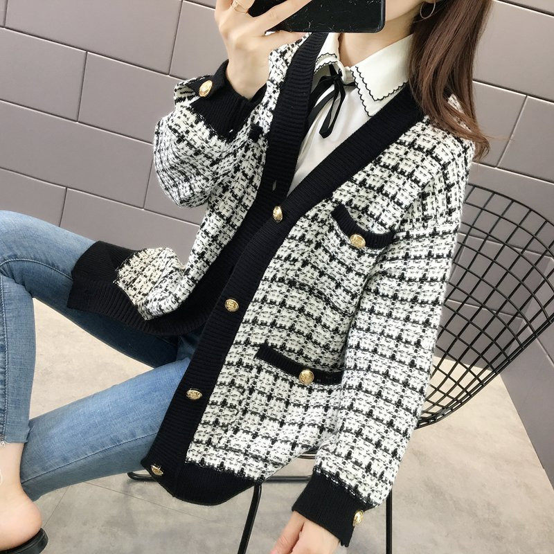 秋装2020宽松香风V领复古金扣格子针织外套开衫秋冬新款毛衣潮