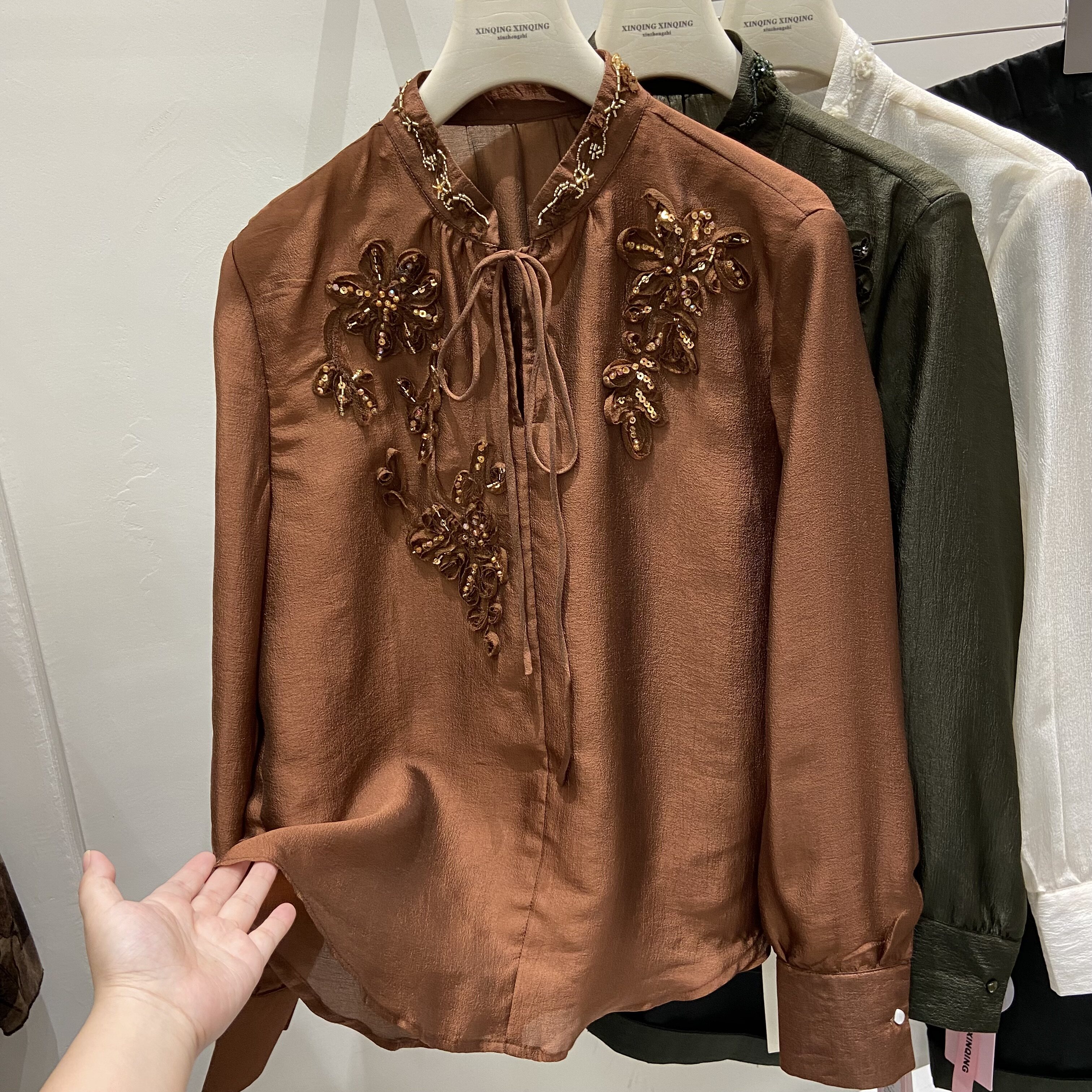 新中式重工立体刺绣长袖衬衫女秋