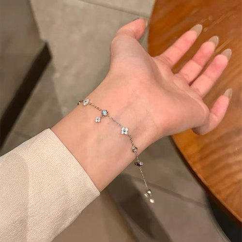 S925纯银四叶草手链女生2025年新款轻奢小众精致设计高级感手饰品