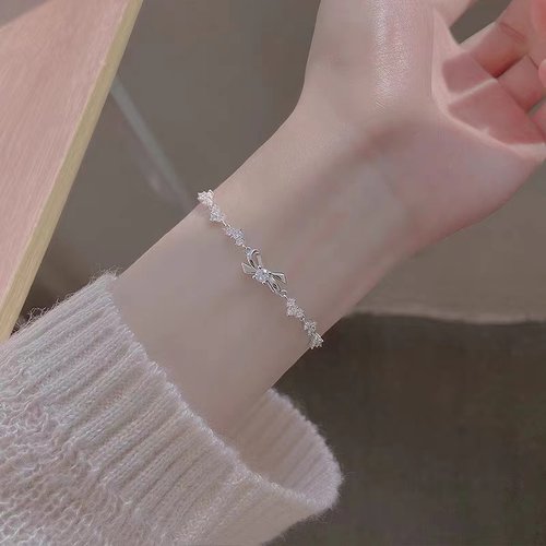 S925银蝴蝶结小碎钻手链