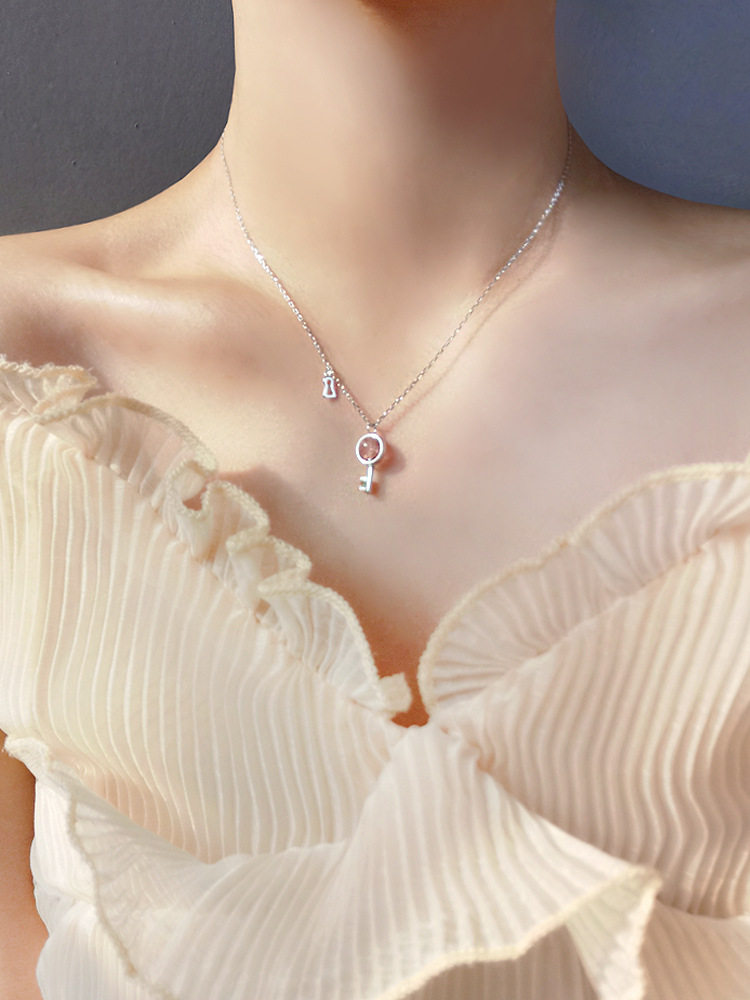心门钥匙可爱清新草莓粉色水晶s925纯银项链锁骨链女