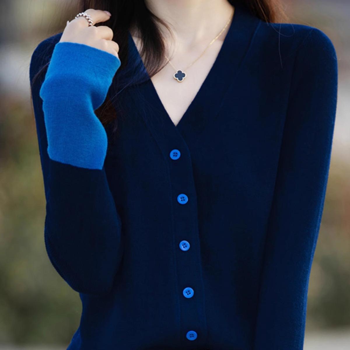 2024秋冬新款V领撞色针织开衫女高级感拼接外搭宽松百搭优雅上衣