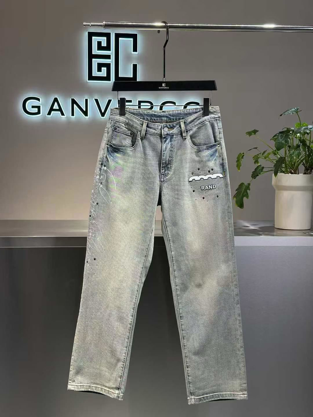 T26春夏新款男士温州欧版宽松直筒潮流刺绣印花弹力浅蓝色牛仔裤