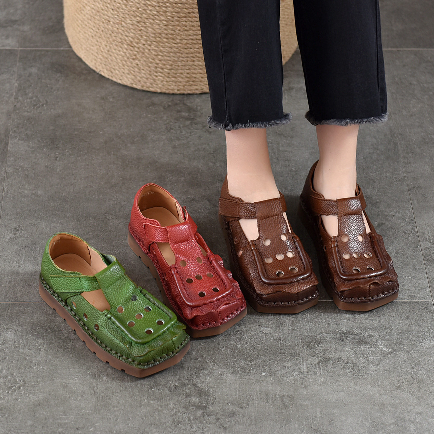 头层牛皮舒适软底方头镂空凉鞋女式平底罗马鞋2026夏新款真皮女鞋