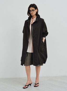 [共线]COLNE春季新款设计感轻盈皱感立领抗皱免烫防晒长风衣