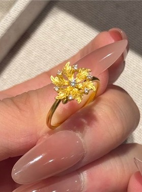 18K金闪钻晓露霜花食指戒
