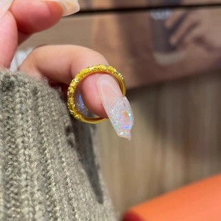 24K金古法紫荆花黄金戒指女浮雕素圈桃花纹金指环小红书爆款