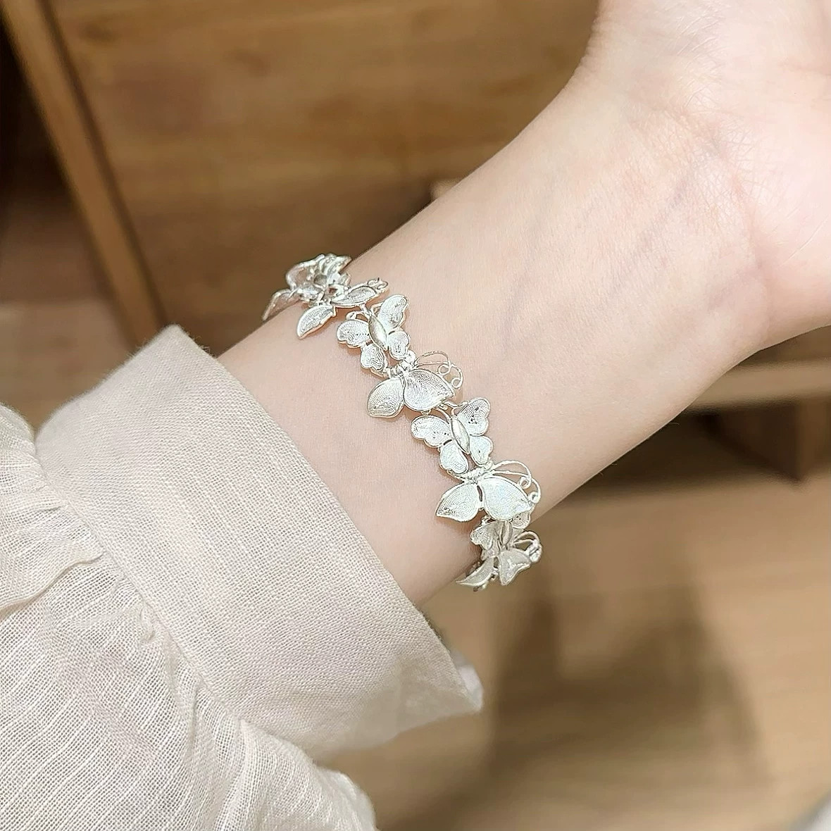990足银蝴蝶手链女款拉丝灵动