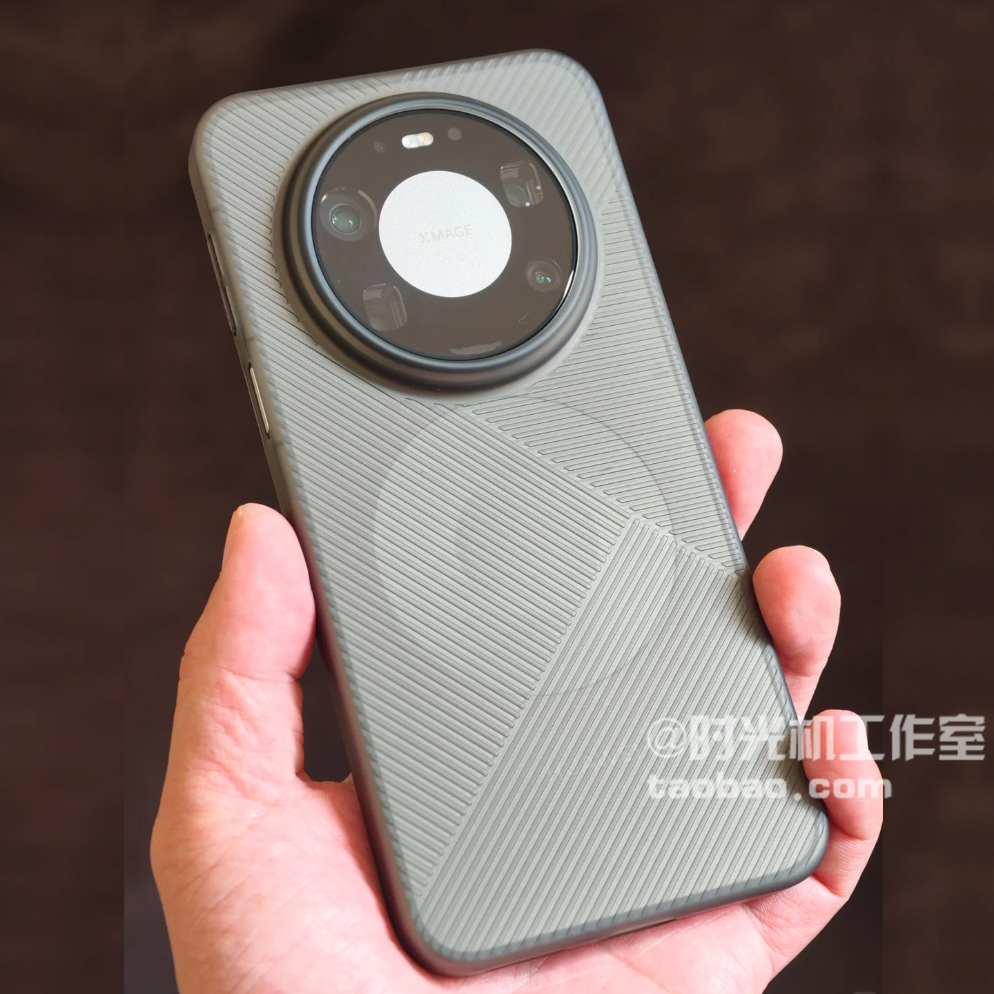 适用华为Mate80浮雕几何条纹透黑