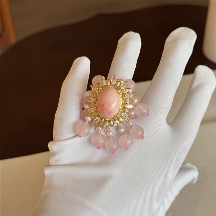 天然粉晶石镶嵌珍珠戒指豪华指环