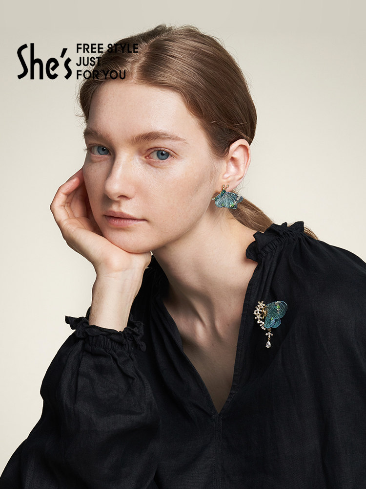 [연예인 스타일] SHES AKIKO 수 놓은 나비 브로치 하이 엔드 절묘한 코사지 핀 액세서리 휴일 선물