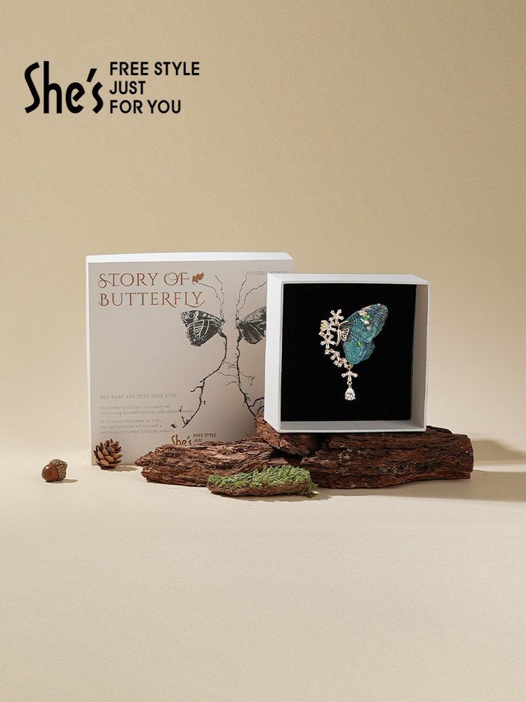 [연예인 스타일] SHES AKIKO 수 놓은 나비 브로치 하이 엔드 절묘한 코사지 핀 액세서리 휴일 선물