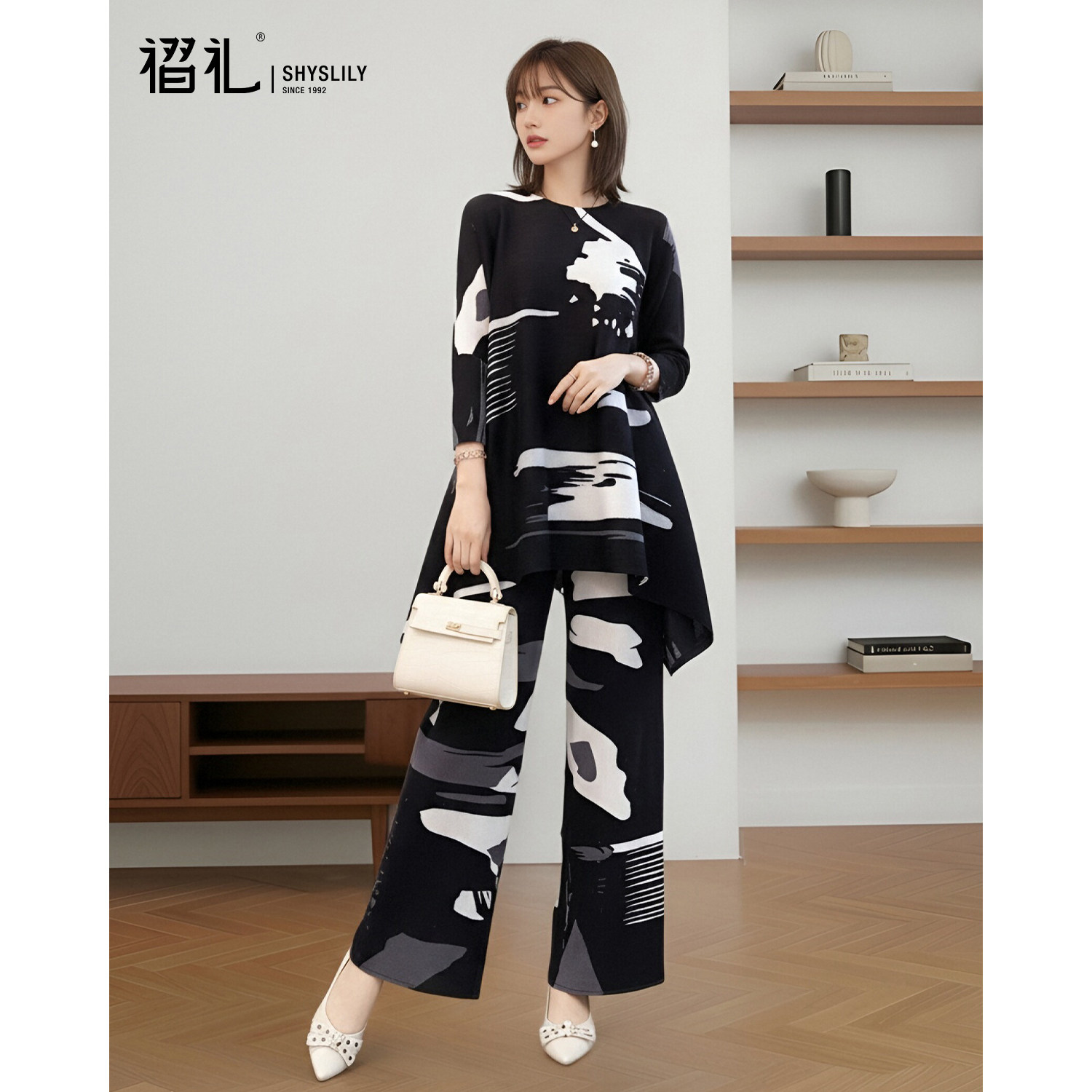 三宅褶皱简约印花休闲套装女秋季居家休闲弹簧上衣大码女装妈妈装