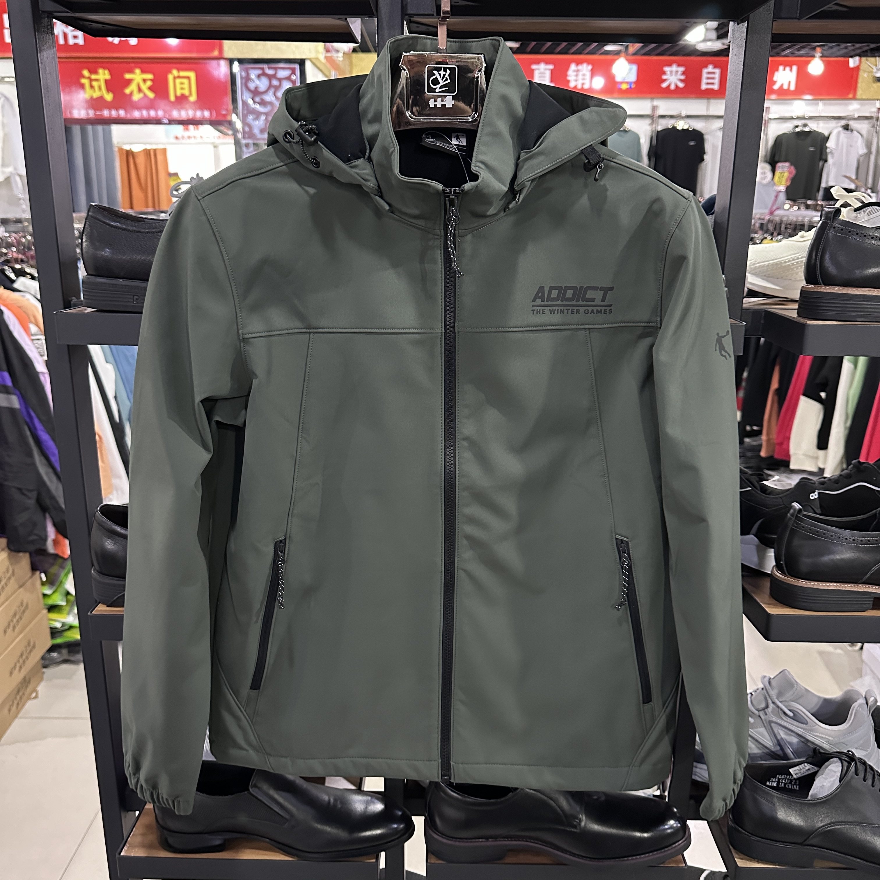 乔丹秋冬款男梭织风衣休闲运动时尚软壳薄绒外套上衣FFD13221402