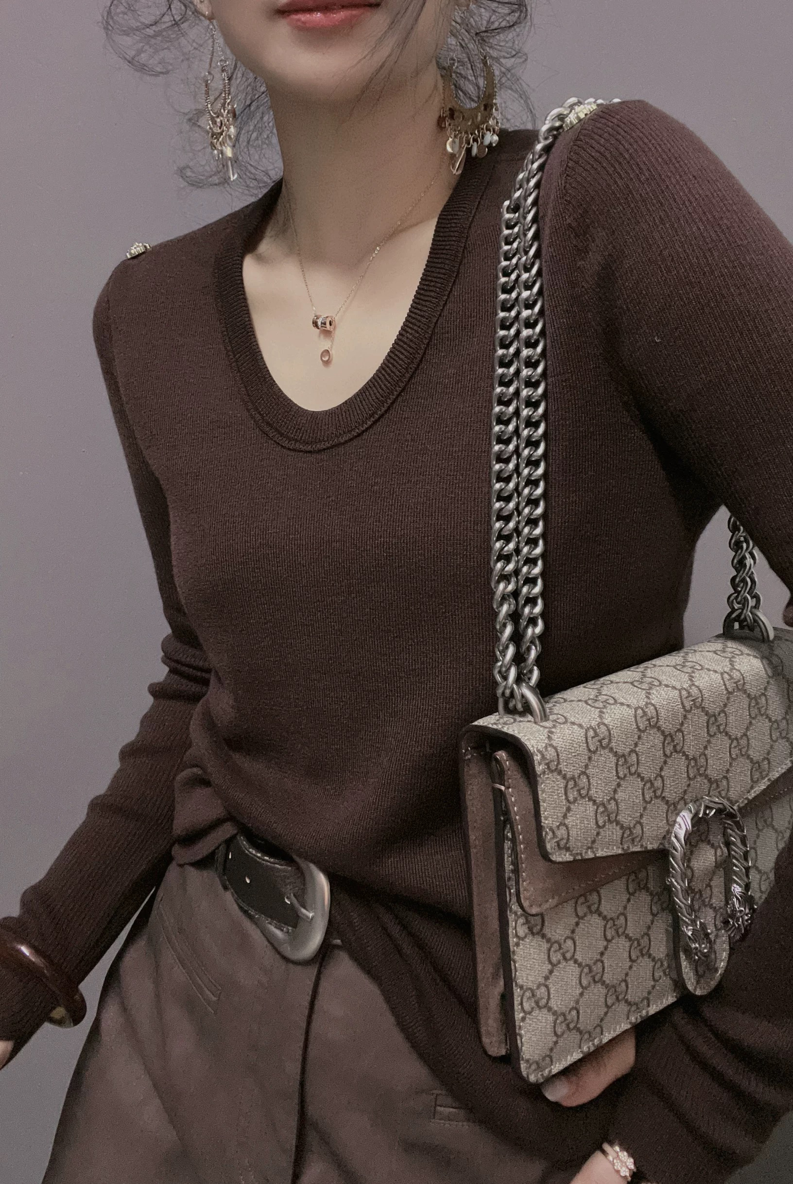 衣唯硕87056秋冬新款简约女U领纯色长袖套头内搭羊毛针织打底衫