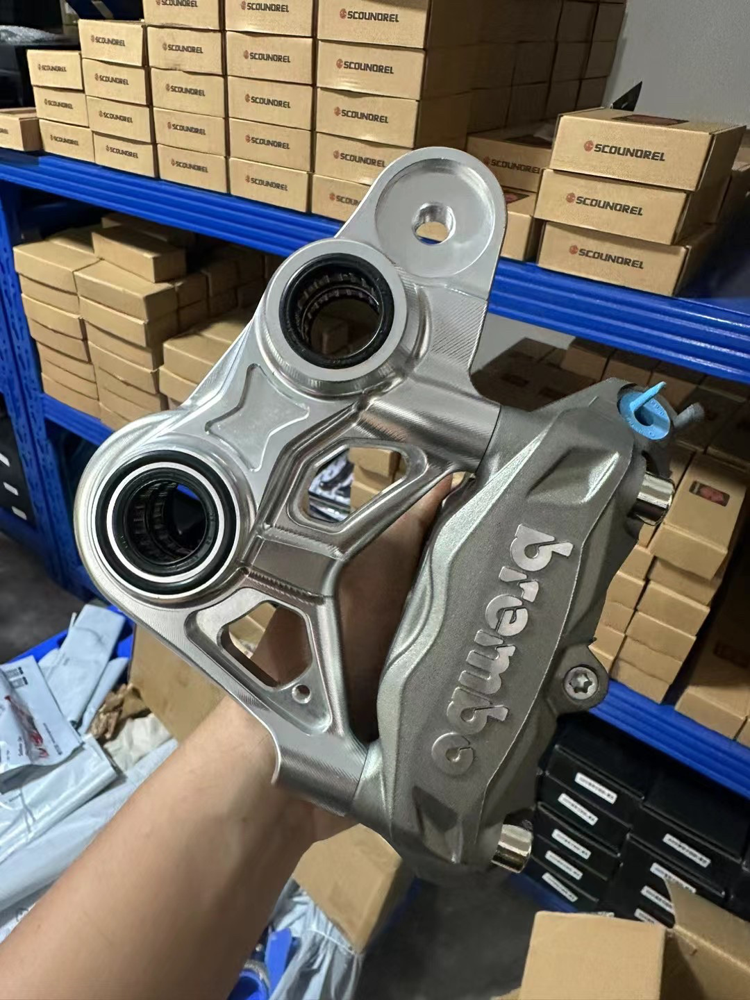 适用Vespa 24款gts300摩托车改装前面大辐射刹车卡钳转接码卡钳座