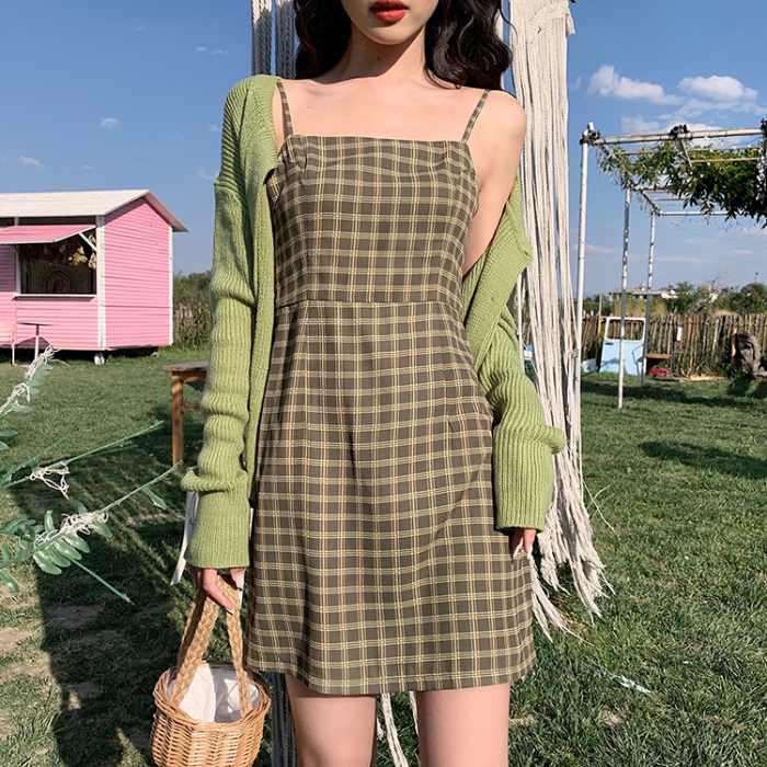 In early spring, the new Korean style is all-around, with butter and green retro Plaid suspender dress, short skirt, female trend