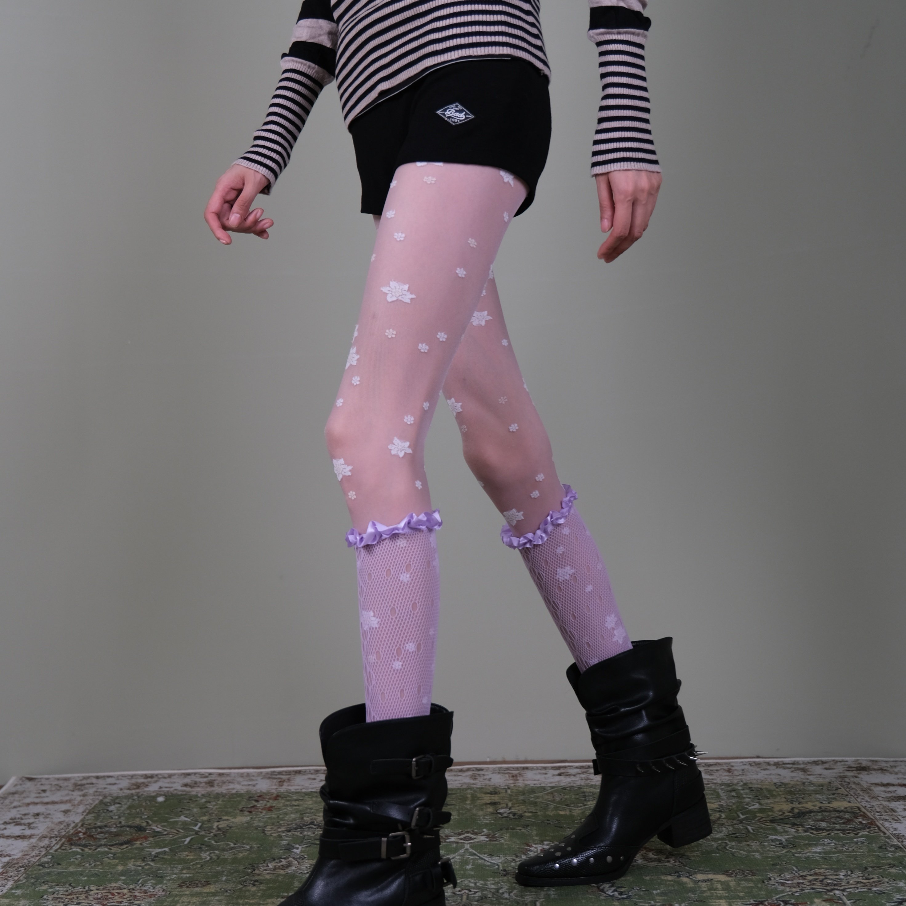 西岭【紫色蕾丝花边小腿袜 木质调浅紫 秋冬搭配小花丝袜黑靴潮袜