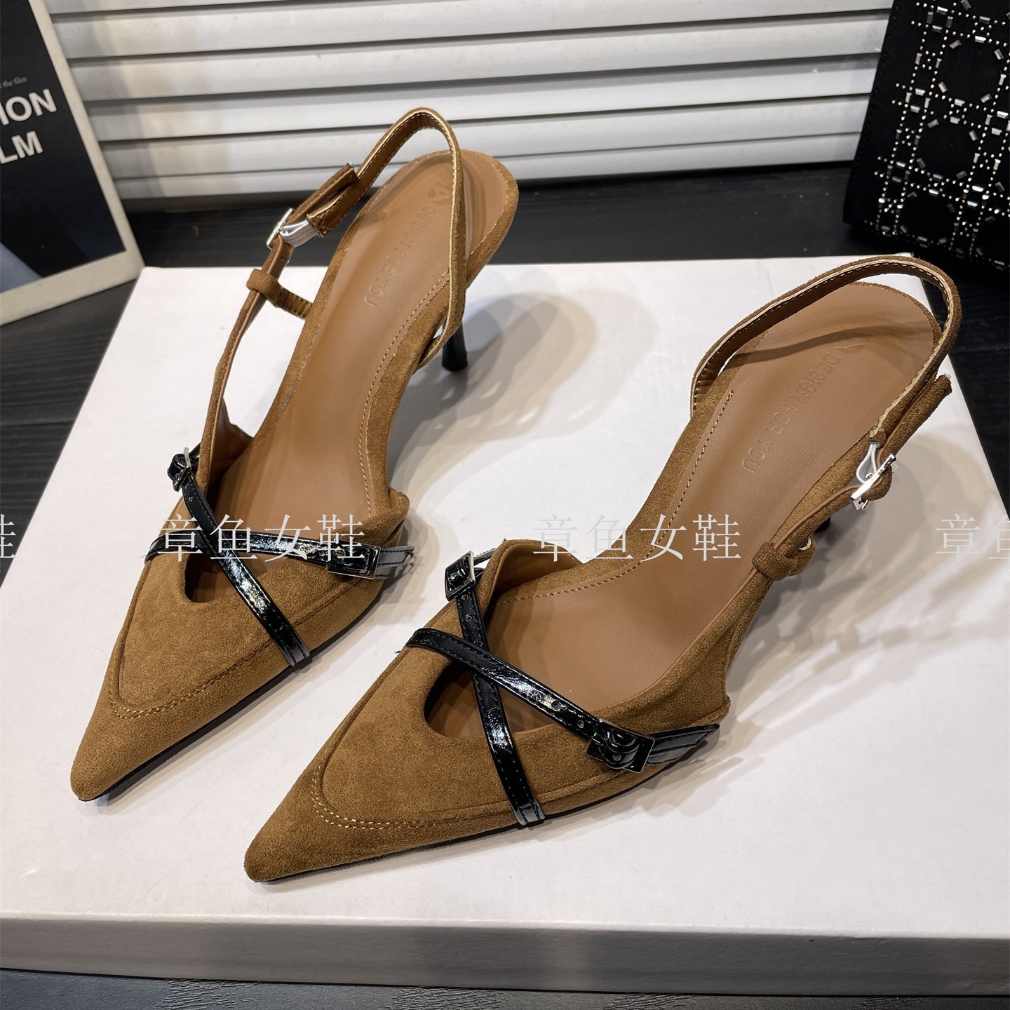 2026春季绒面后空尖头高跟鞋女设计感皮带扣细跟后绊带包头凉鞋,女鞋,时装凉鞋,淘宝优惠券,粉丝福利购,淘宝优惠卷