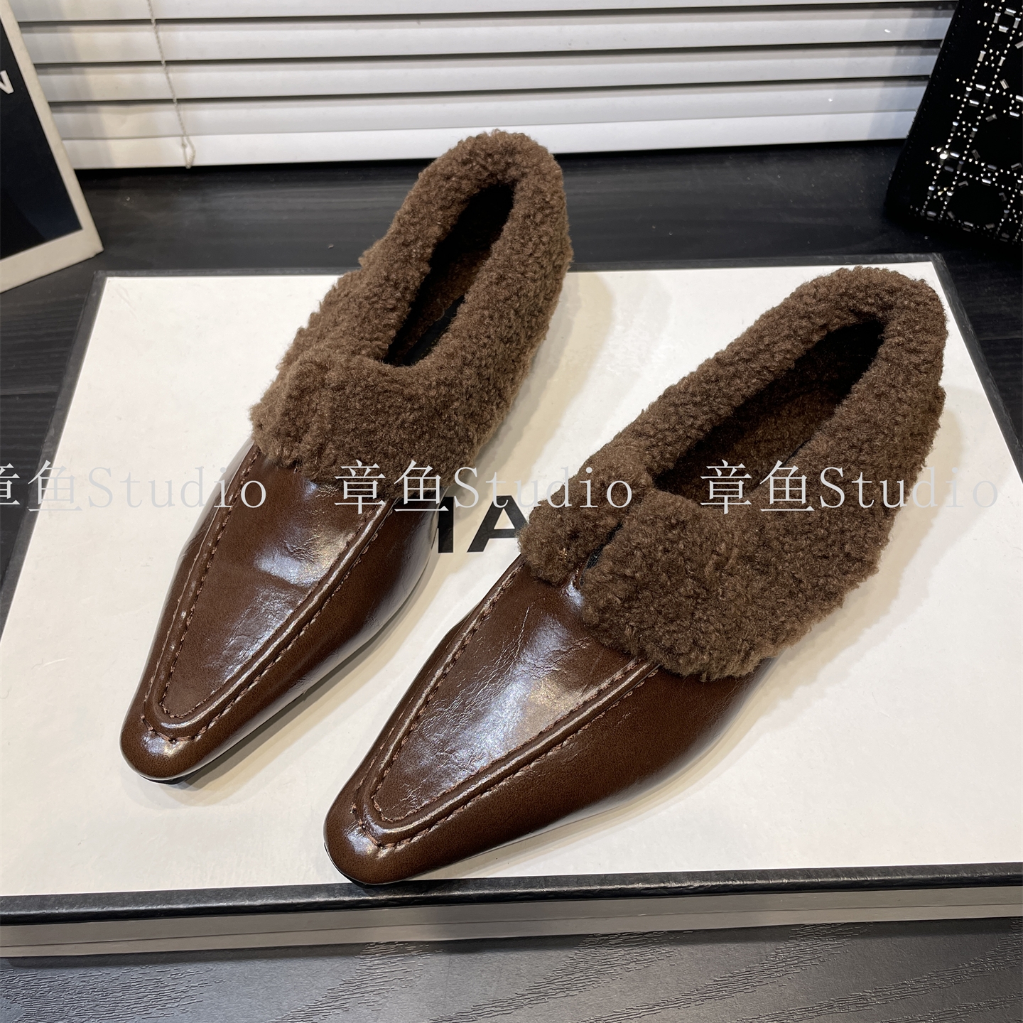 羊羔毛复古加绒保暖单鞋女小皮鞋