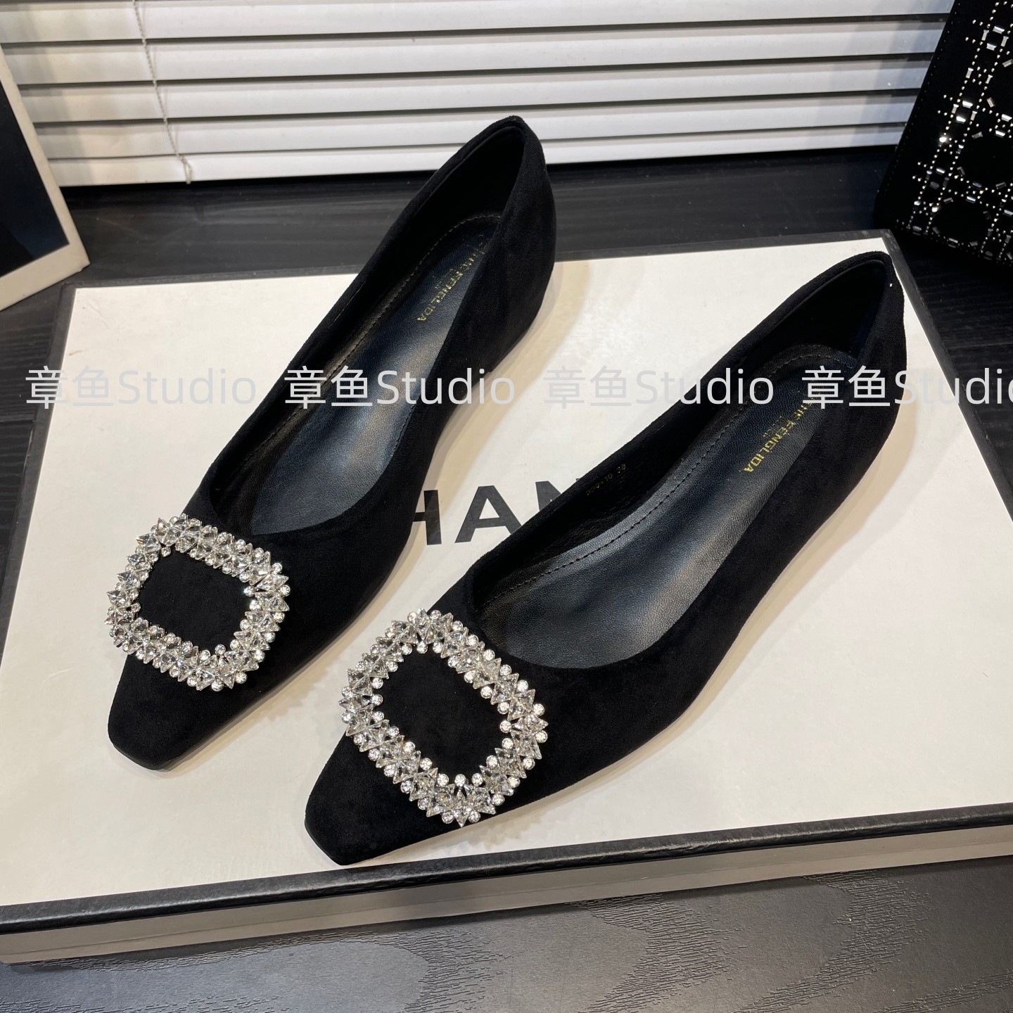 法式绒面内增高平底水钻扣尖头单鞋女2025新款浅口百搭瓢鞋工作鞋,女鞋,浅口单鞋,淘宝优惠券,粉丝福利购,淘宝优惠卷