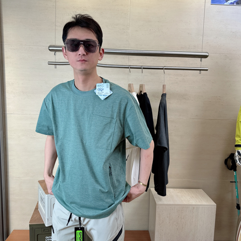 @潮流兼户外类型侧边网眼速干凉感透气夏季男士休闲口袋短袖T恤杉