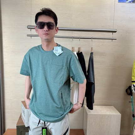 @潮流兼户外类型侧边网眼速干凉感透气夏季男士休闲口袋短袖T恤杉