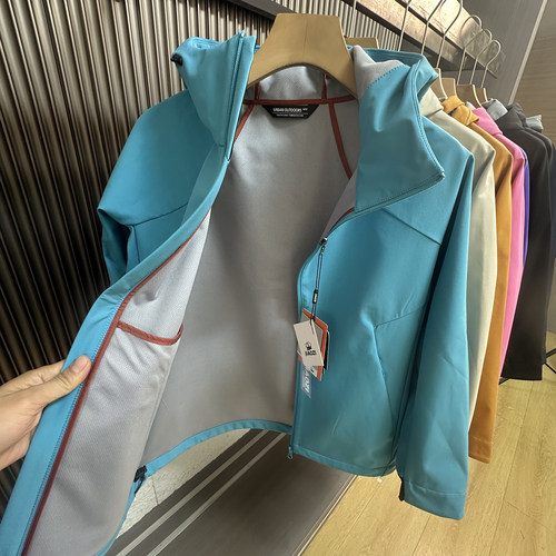 情侣款连帽软壳冲锋衣登山服夹克