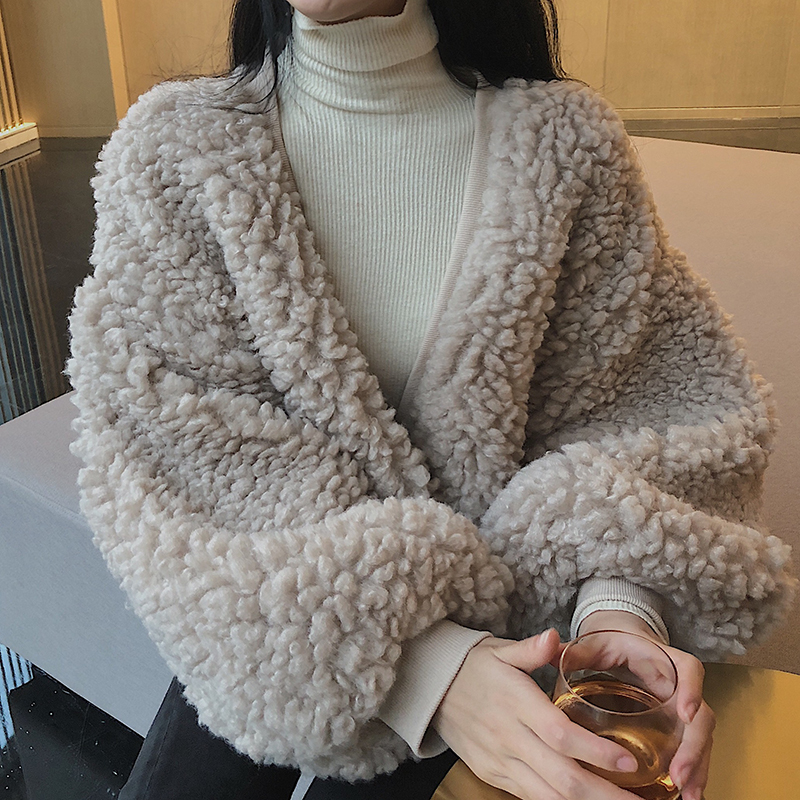 Real shot real price 2020 winter new V-neck Plush long sleeve short Lantern Sleeve lamb wool coat woman