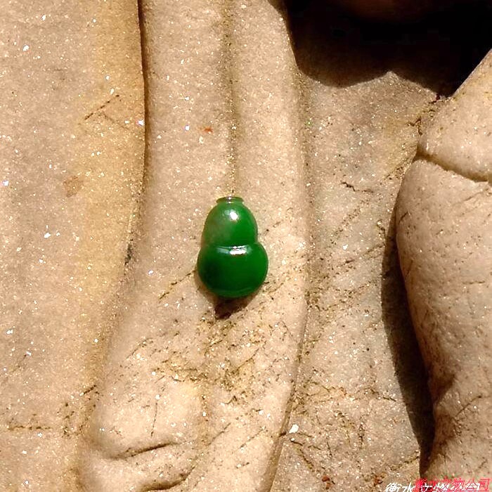 香=清1656天然A货缅甸老坑正阳绿翡翠葫芦戒面嵌件手工雕刻带证书