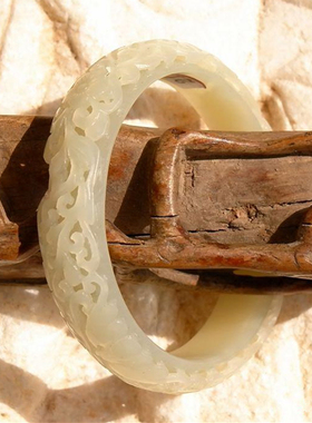 天然籽料镂空手工雕花新疆和田玉