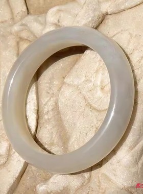 天然新疆和田玉籽料玉手镯子