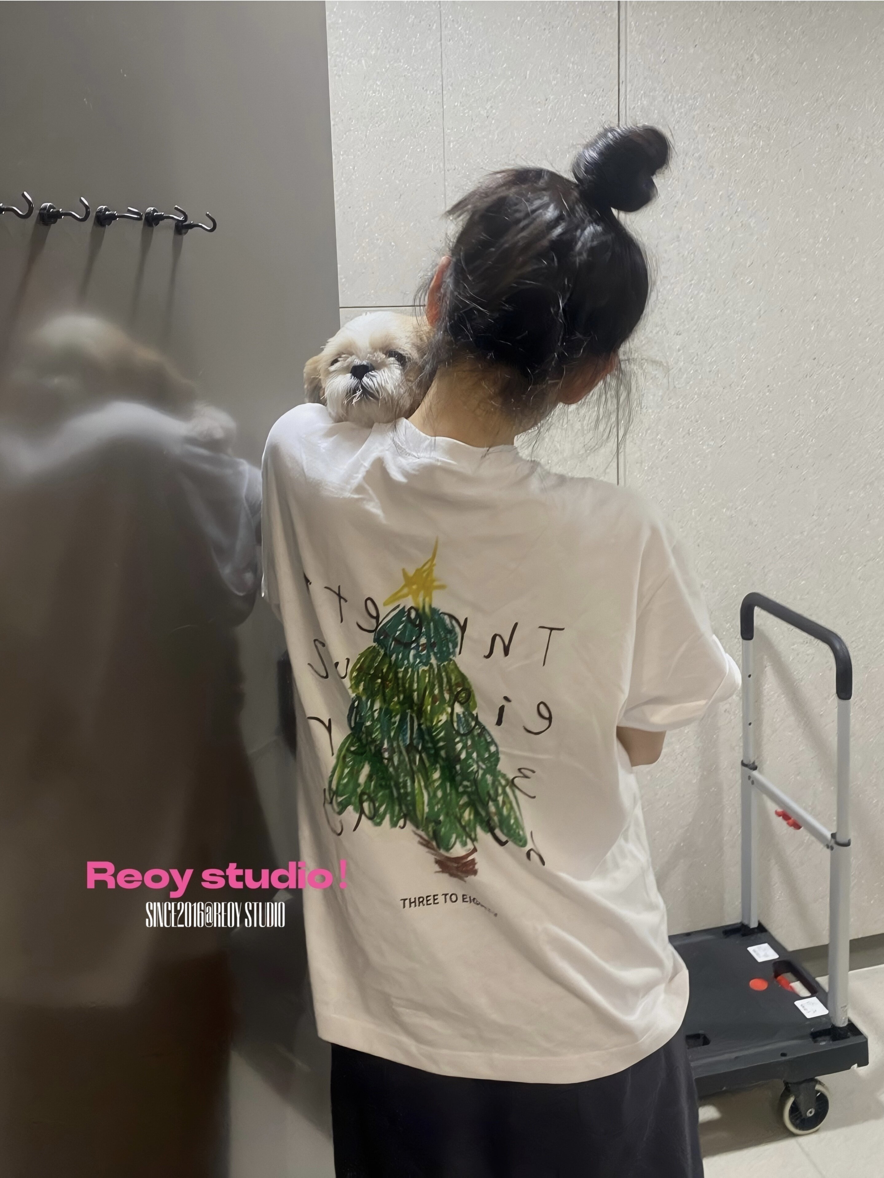 [REコンテナ] 减龄卡通可爱手绘圣诞树logo印花百搭简约短袖T恤