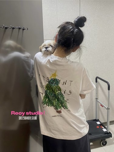REOY Stu” 减龄卡通可爱手绘圣诞树logo印花百搭简约短袖T恤