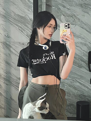 周洁琼同款~黑色辣妹修身短袖