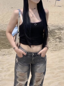 [REコンテナ] MSCHF23春夏菱形金属标志针织小吊带辣妹性感背心
