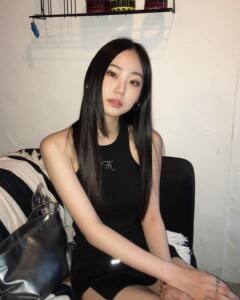 [REコンテナ] threetimes辣妹叠穿水钻无袖显瘦工字背心上衣女
