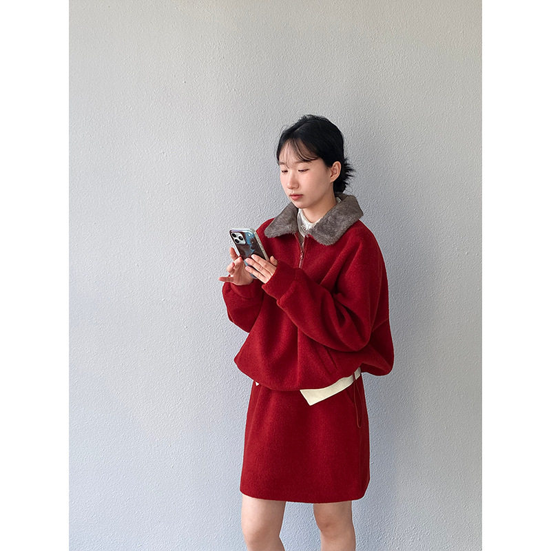 江左 新年限定 红色宽松显瘦毛领拉链套头上衣+A字裙两件套女8872